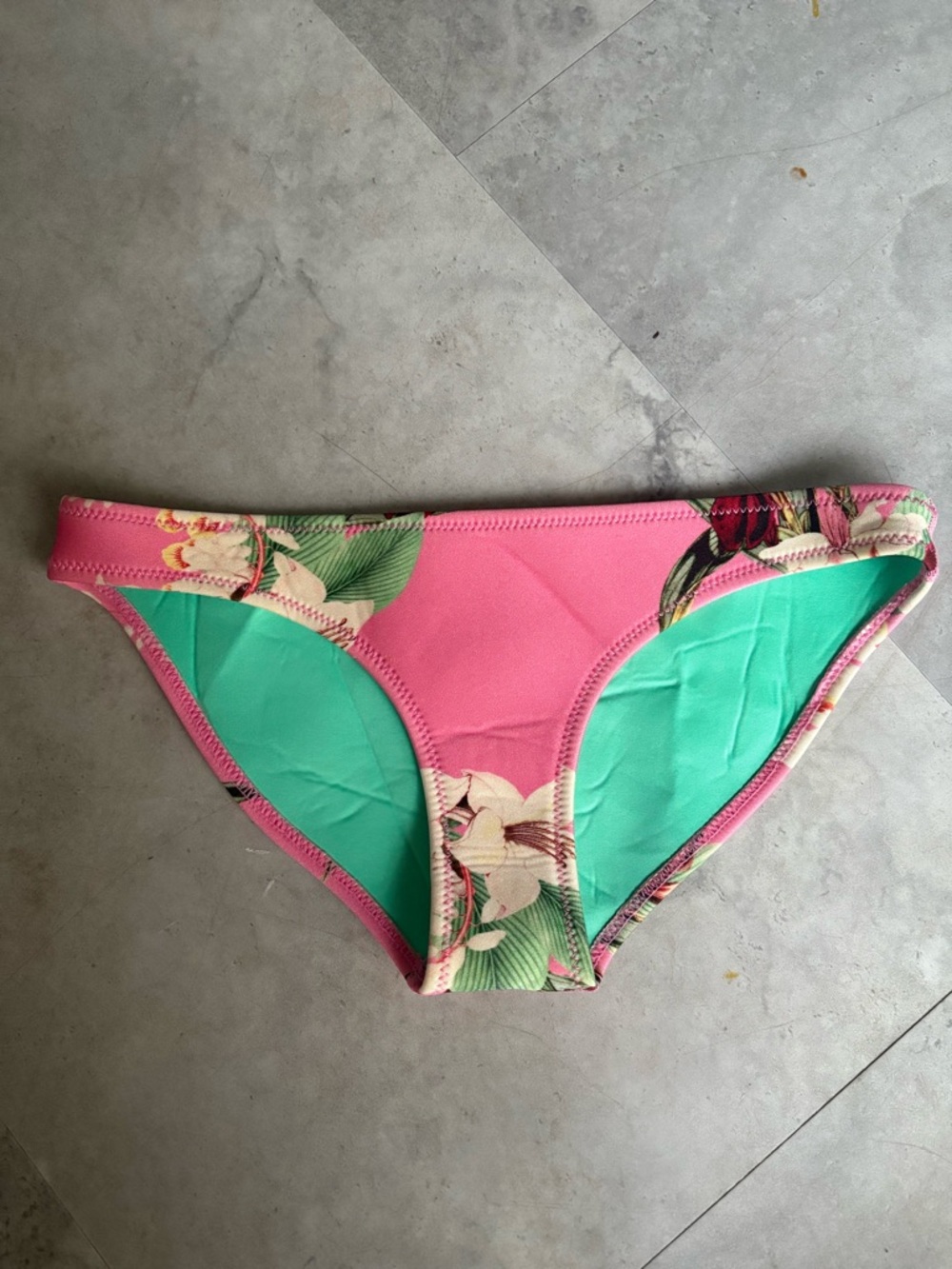 triangl swimwear Mint & Pink Trim Bikini Top